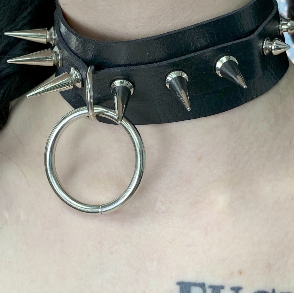 O Ring Spiked Choker
